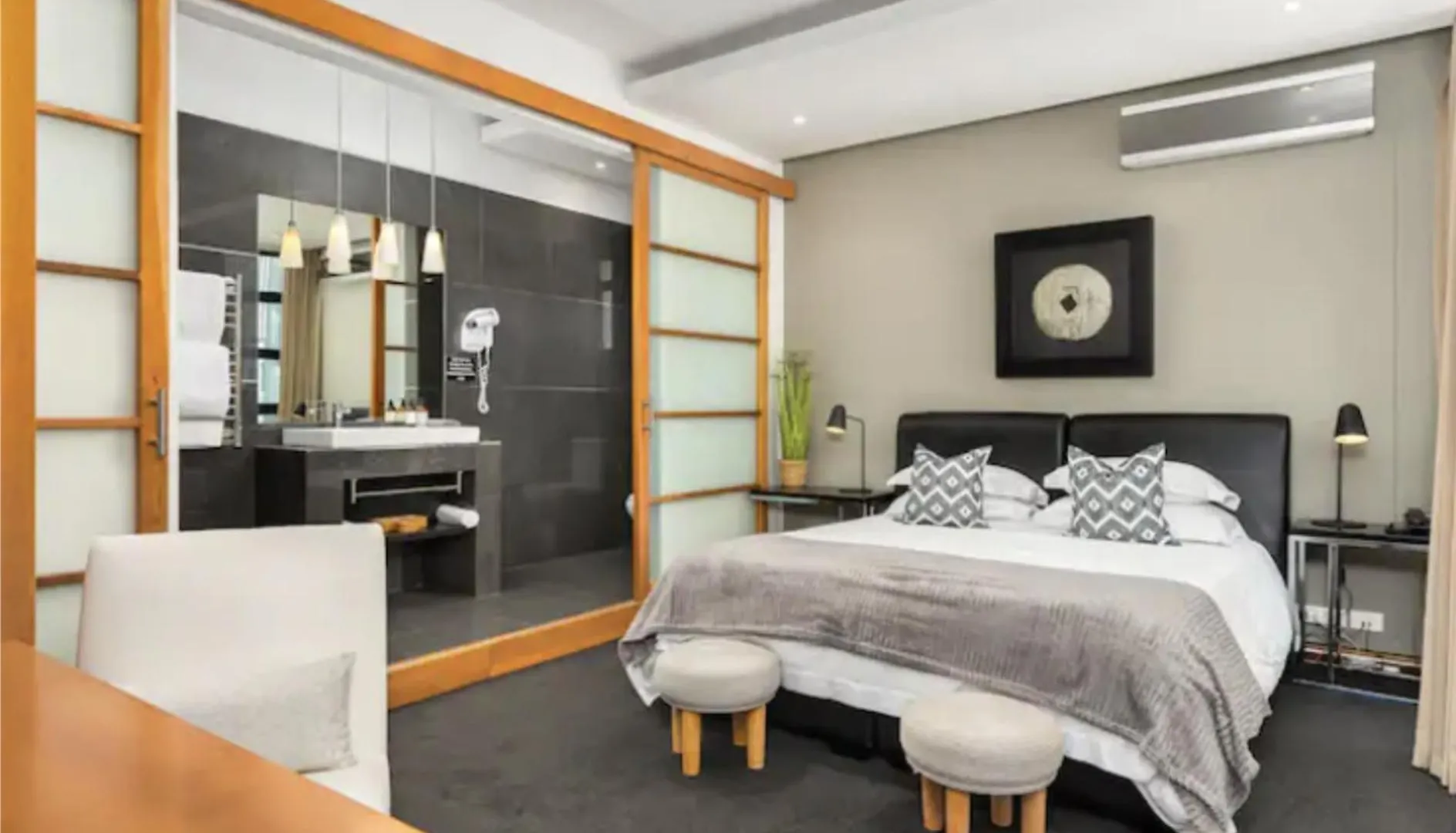 Guest house Capestays - Villa Infinity Cape Town